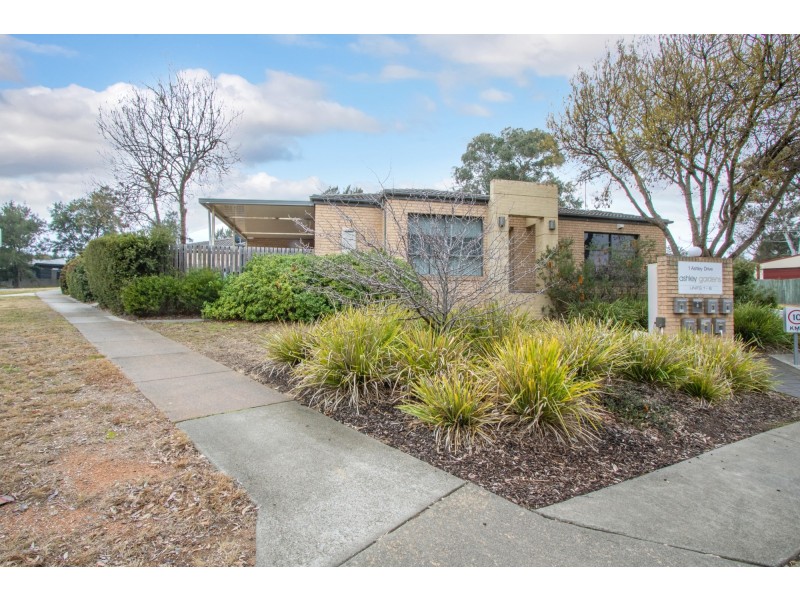 2/1 Ashley Drive, Wanniassa ACT 2903