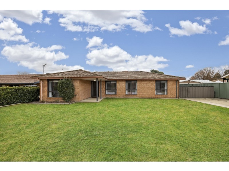 43 Collyburl Crescent, Isabella Plains ACT 2905