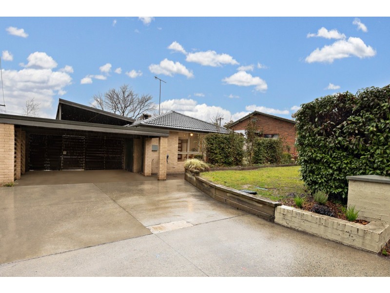 6 Peeler Place, Gowrie ACT 2904