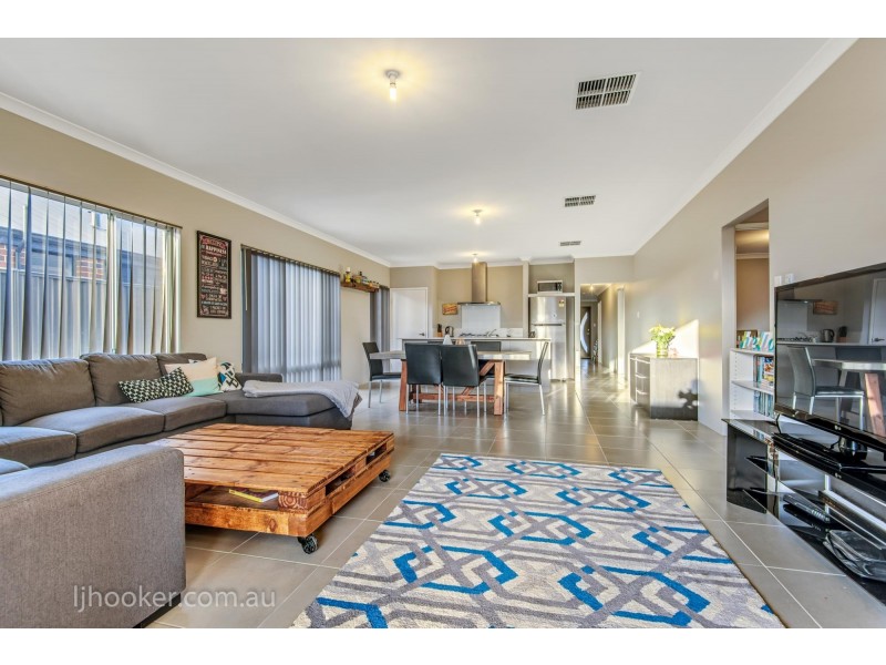 7 Ornate Gld, Aveley WA 6069