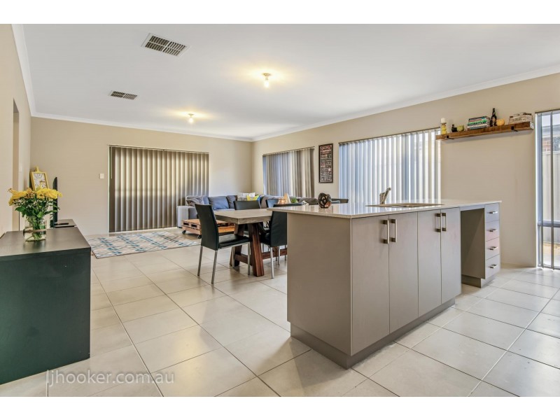 7 Ornate Gld, Aveley WA 6069