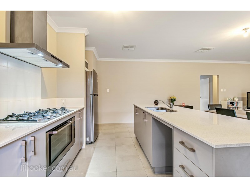 7 Ornate Gld, Aveley WA 6069