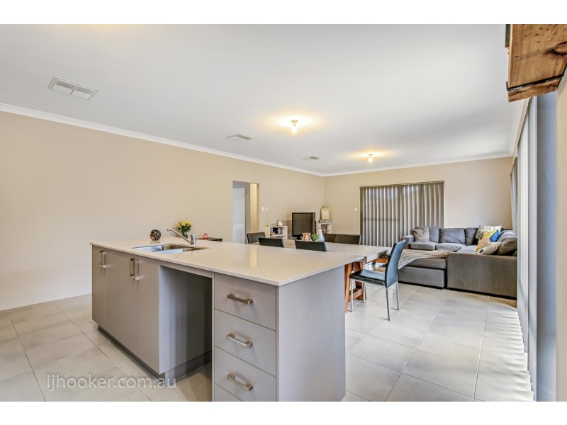 7 Ornate Gld, Aveley WA 6069