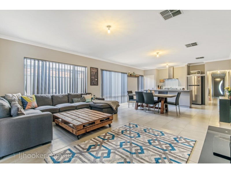 7 Ornate Gld, Aveley WA 6069