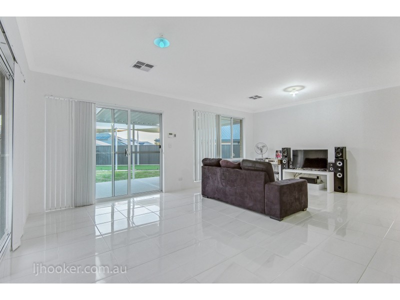 12 Furlong Road, The Vines WA 6069