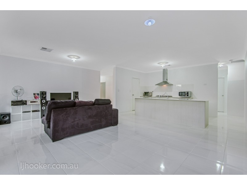 12 Furlong Road, The Vines WA 6069