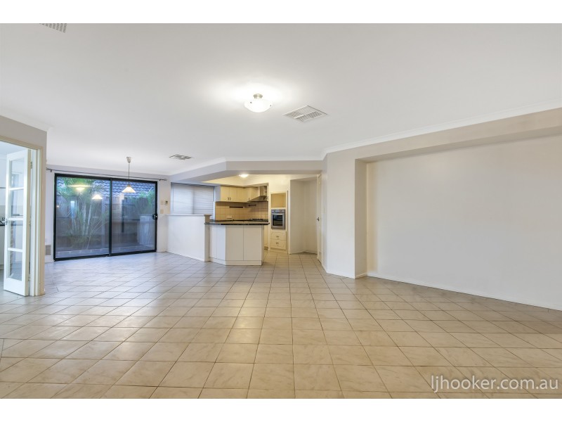 8 Blendon Avenue, Ellenbrook WA 6069