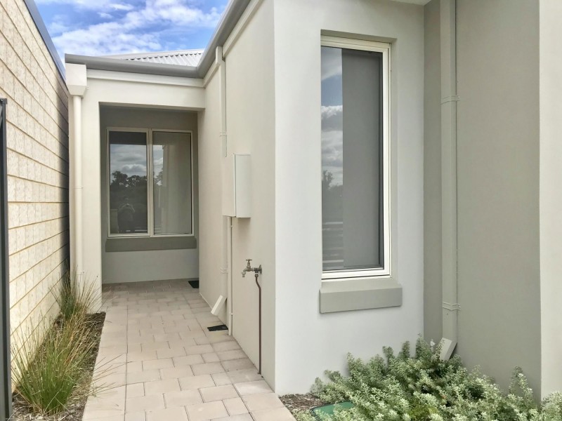 12 Luxhay Parkway, Aveley WA 6069