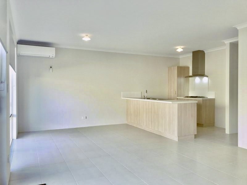 12 Luxhay Parkway, Aveley WA 6069