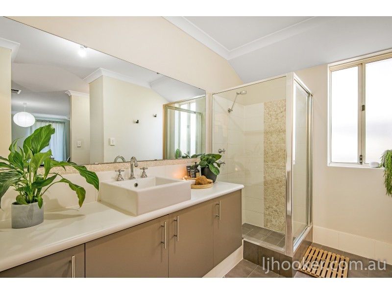 19 Gippsland Way, Ellenbrook WA 6069