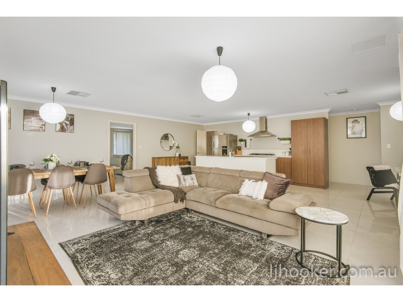 19 Gippsland Way, Ellenbrook WA 6069