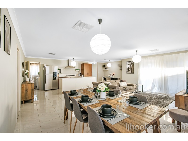 19 Gippsland Way, Ellenbrook WA 6069