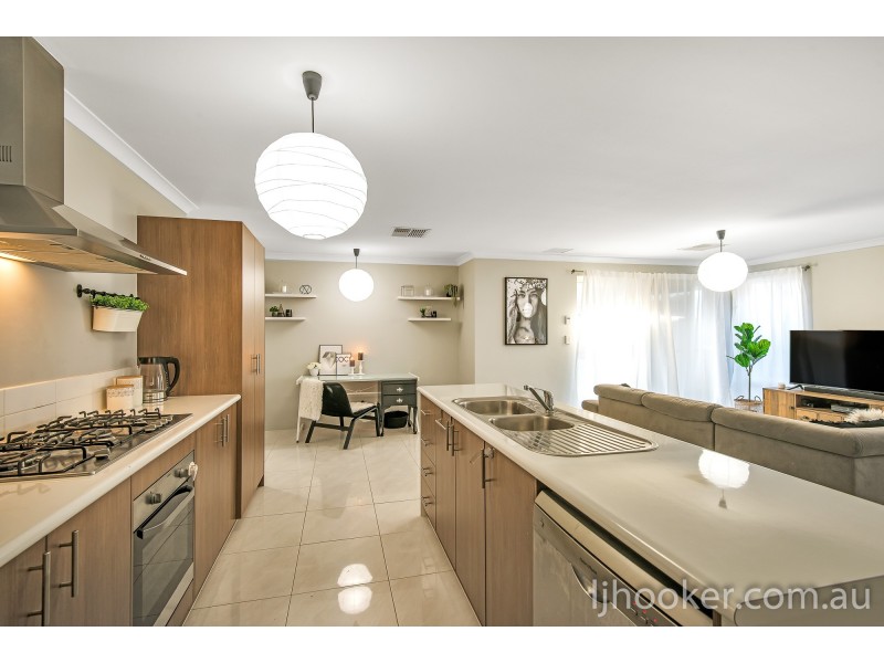 19 Gippsland Way, Ellenbrook WA 6069