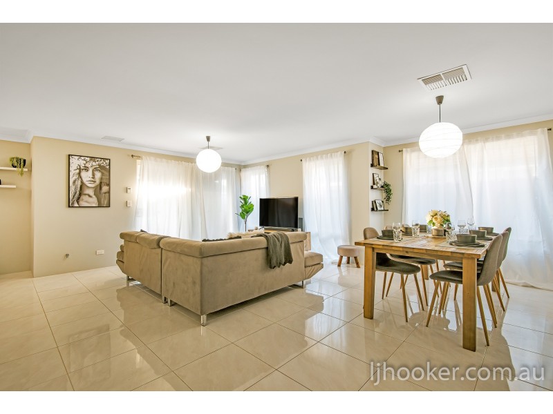 19 Gippsland Way, Ellenbrook WA 6069