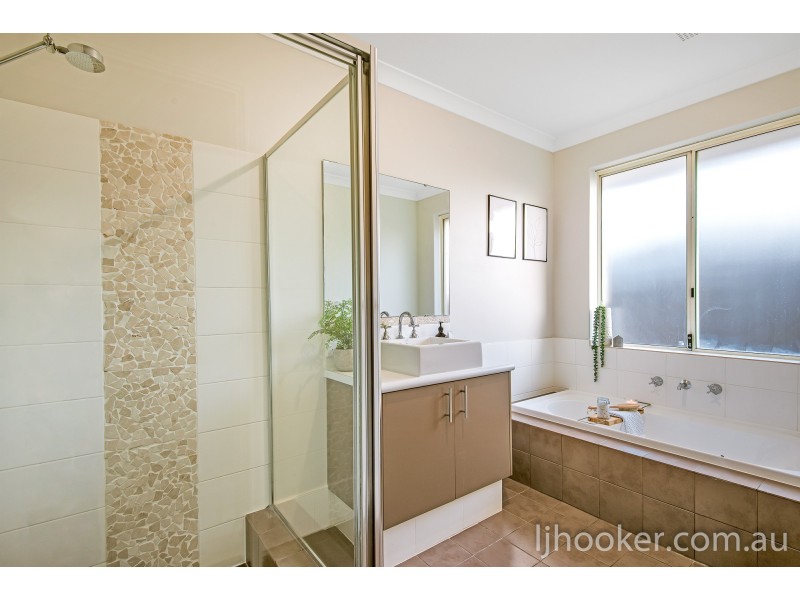 19 Gippsland Way, Ellenbrook WA 6069