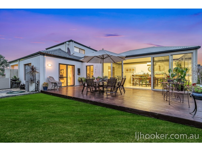 92 Sandown Circle, Henley Brook WA 6055