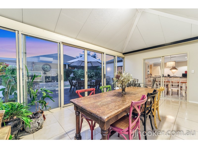 92 Sandown Circle, Henley Brook WA 6055