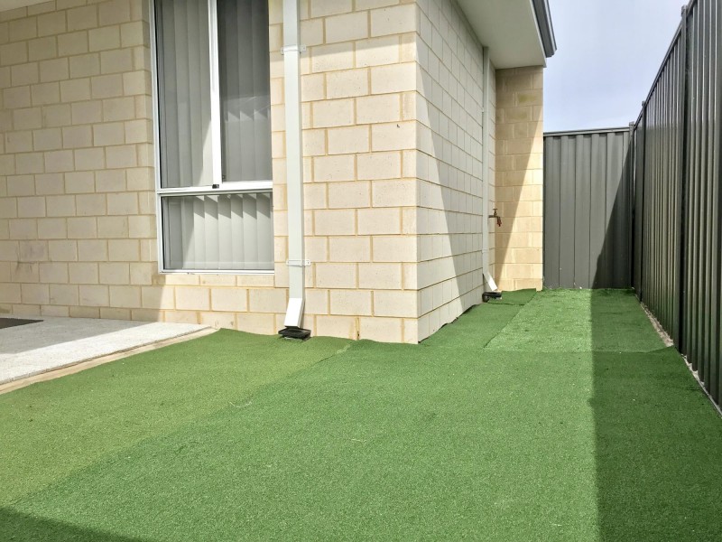 16 Sunnyside Way, Aveley WA 6069