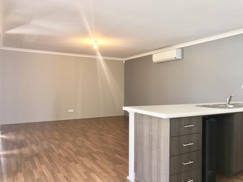 4 Gippsland Way, Ellenbrook WA 6069