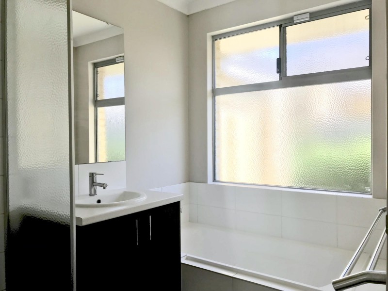 4 Gippsland Way, Ellenbrook WA 6069