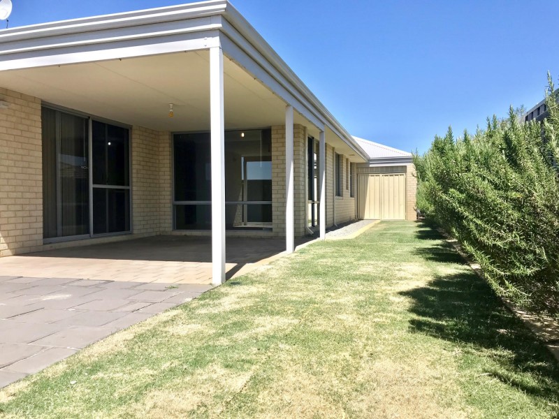 4 Gippsland Way, Ellenbrook WA 6069