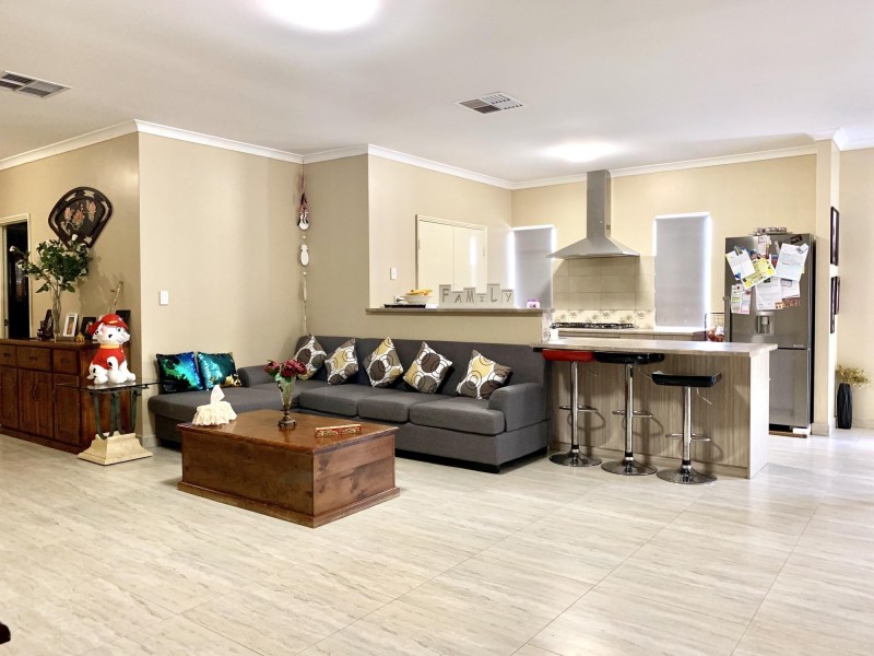 15 Serenity Way, Aveley WA 6069