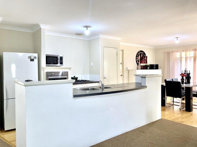 48 Ardmore Parade, Ellenbrook WA 6069