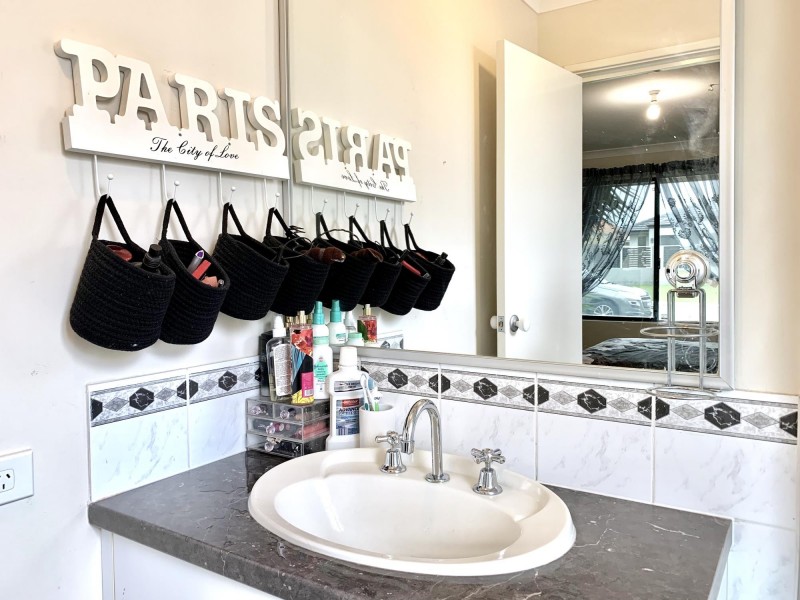 48 Ardmore Parade, Ellenbrook WA 6069