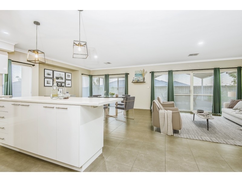 11 Croft Way, The Vines WA 6069