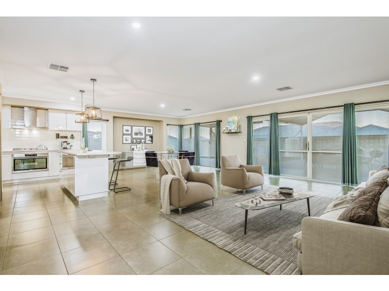 11 Croft Way, The Vines WA 6069