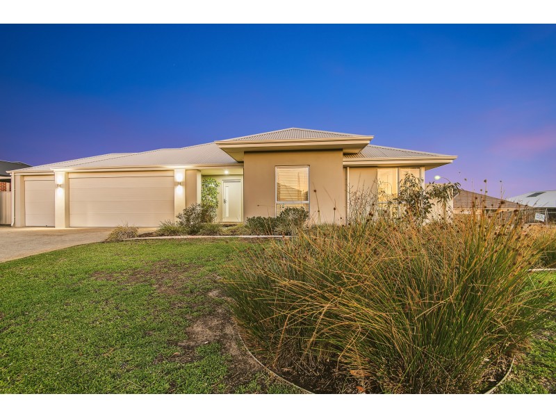 11 Croft Way, The Vines WA 6069