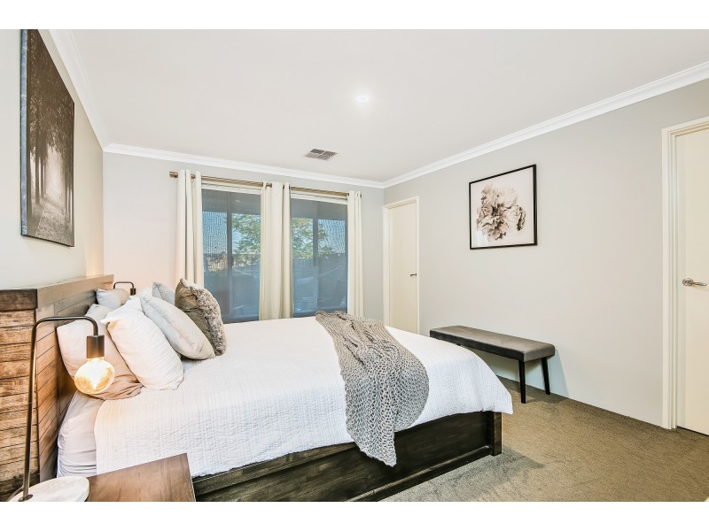 11 Croft Way, The Vines WA 6069