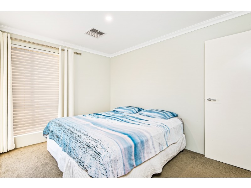 11 Croft Way, The Vines WA 6069