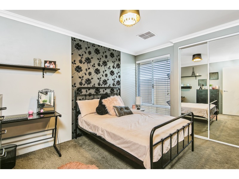 11 Croft Way, The Vines WA 6069