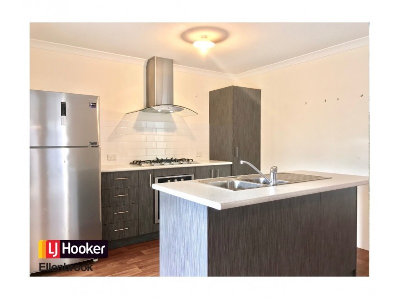 8 Hoveton Circuit, Aveley WA 6069