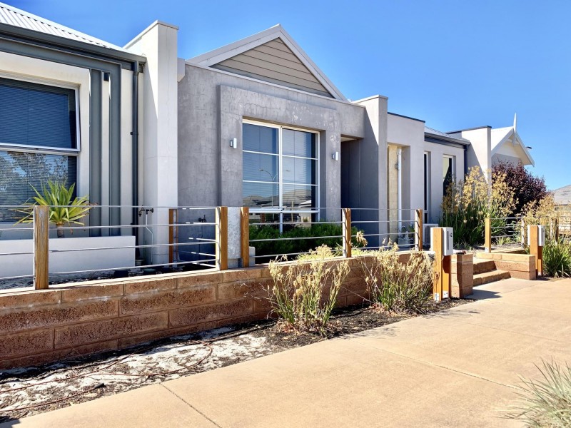 42 Delapre Drive, Ellenbrook WA 6069