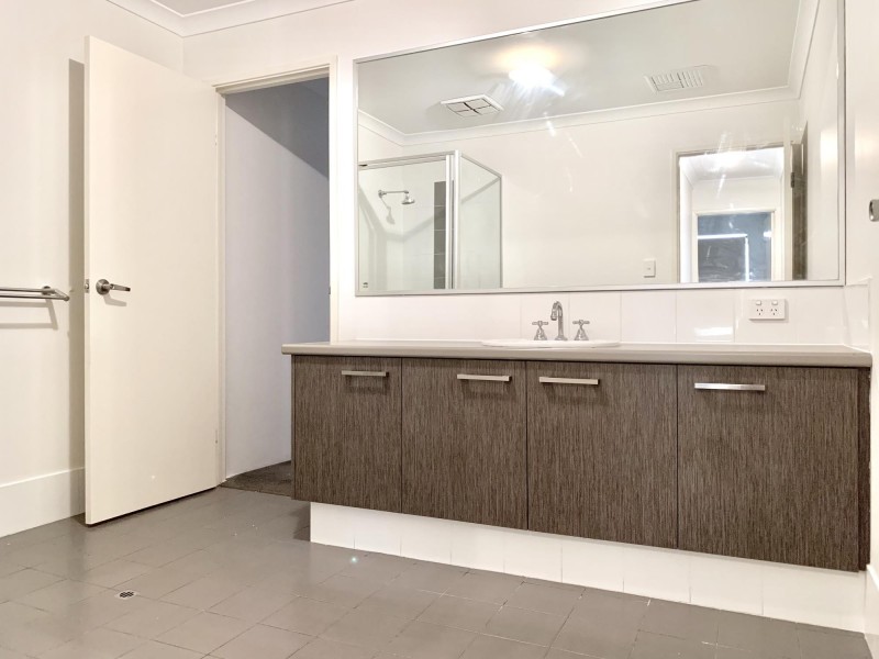 7 Tilbrook Rise, Ellenbrook WA 6069