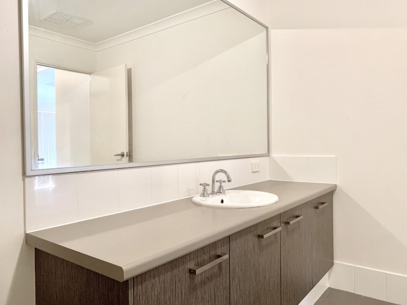 7 Tilbrook Rise, Ellenbrook WA 6069