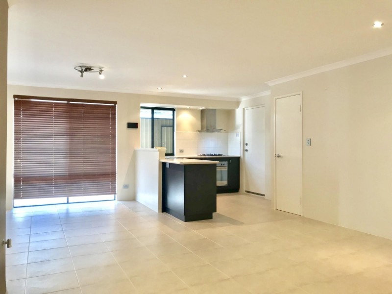 15 Farmaner Parkway, Ellenbrook WA 6069