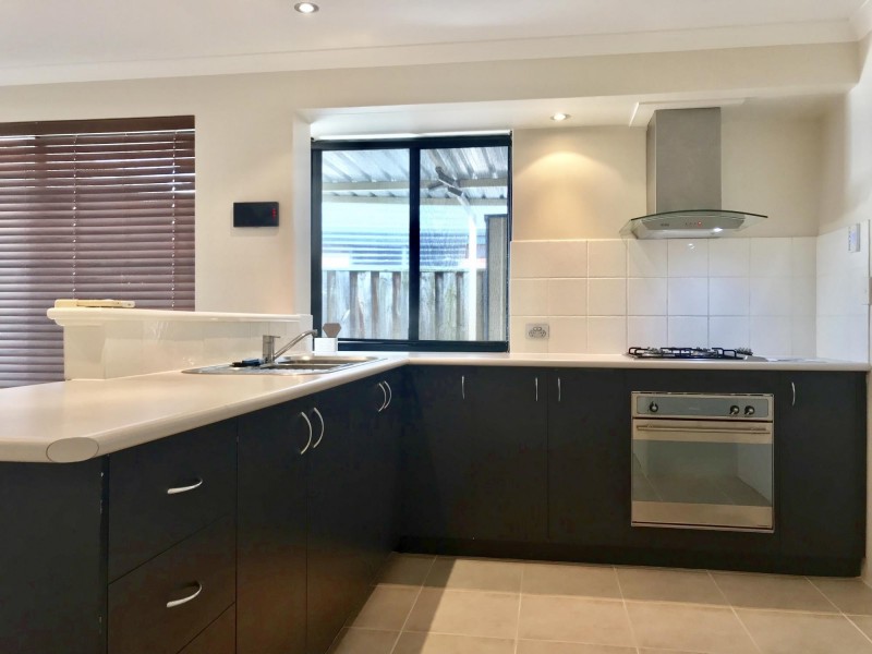 15 Farmaner Parkway, Ellenbrook WA 6069