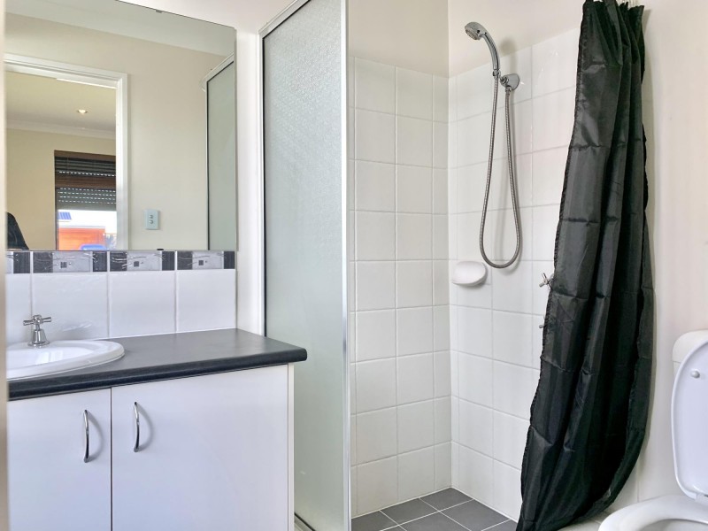 15 Farmaner Parkway, Ellenbrook WA 6069