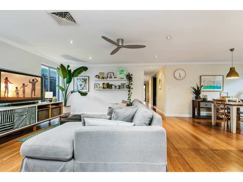 135 Elmridge Parkway, Ellenbrook WA 6069