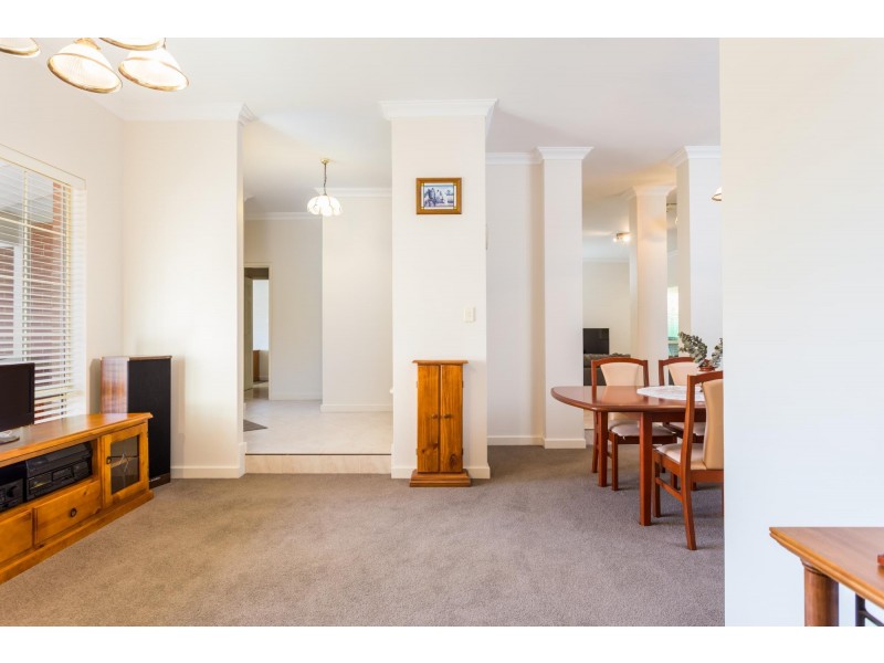 14 Bollinger Close, The Vines WA 6069