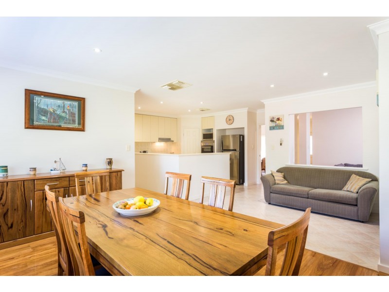 14 Bollinger Close, The Vines WA 6069