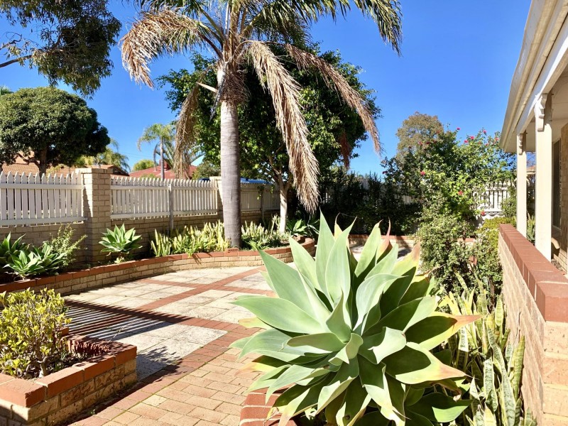 34 Guadalupe Drive, Ballajura WA 6066