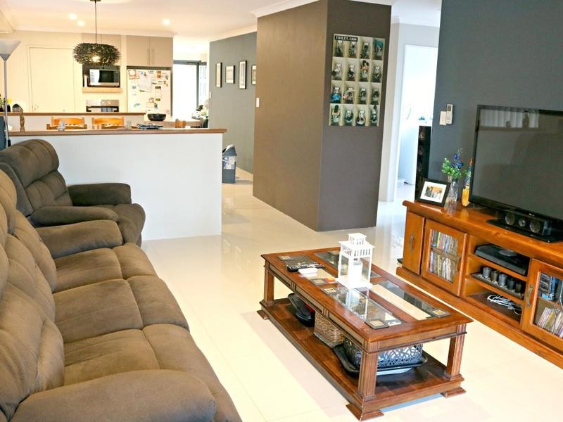 14 Portofino Turn, Ellenbrook WA 6069