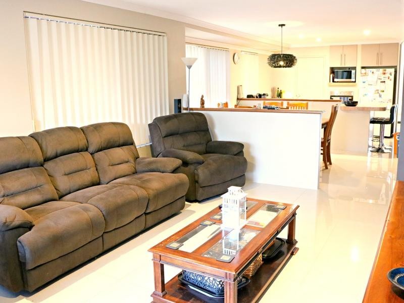 14 Portofino Turn, Ellenbrook WA 6069