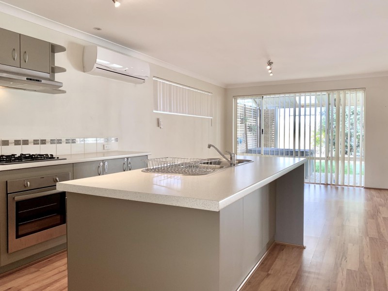 8 Leedon Drive, Ellenbrook WA 6069