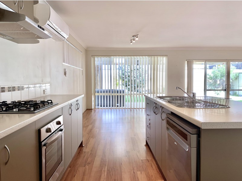 8 Leedon Drive, Ellenbrook WA 6069