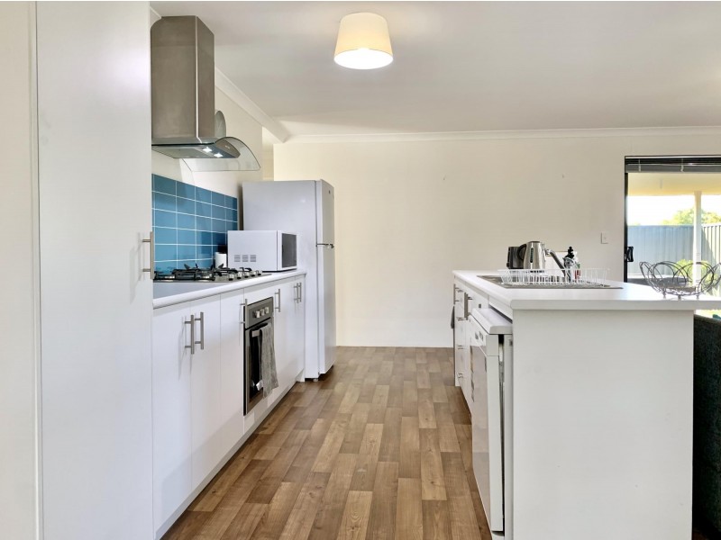 2 Gailey Way, Aveley WA 6069